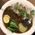 薬膳カレーじねんじょ - 野菜カレー with 疲労回復のヤマイモ&黒ごま
