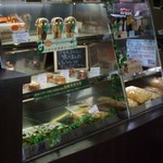 caffe kaiyodai - （平成２２年８月）ドーナツなどの販売コーナーです。
