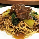 東亜食堂 - 牛腩炒麺　
