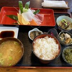 寿しかつ - 料理写真:刺し身ランチ