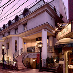 Yokohama Motomachi Mutekirou - 館外観202008月撮影夕暮れ