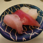 回転寿司みさき - ブリ、メバチマグロ、ホタテ　300円
            （税別）