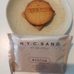 ニューヨークシティサンド 大丸東京店 - N.Y.キャラメルサンド(8個入)￥１０８０(込)