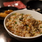 Wagyuu Suteki Hausu Kyasuba - 野菜がふんだんに使われたガーリックライス
