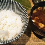 とんかつ 串揚げ 優膳 - 膳のごはんと赤だし（ご飯少なめにしてもらってます）