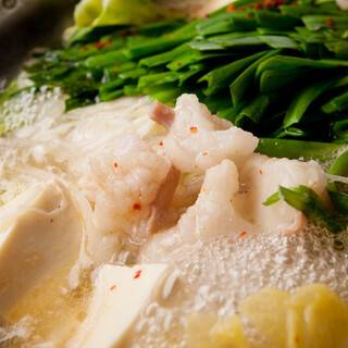 We deliver a value course that comes with a time-consuming and time-consuming `` Motsu-nabe (Offal hotpot)''.