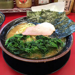 豚骨醤油ラーメン 王道家 - ラーメン中盛青菜固濃多