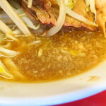 ラーメン二郎 - スープ