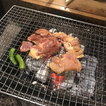 炭焼地鶏 山蔵 - 焼きますよーw