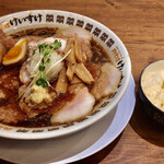 ニュー オールド スタイル 肉そば けいすけ - 肉そば醤油(味玉入)
ライス(小)