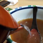 そば工房つちや - 冷たい麺はもちろん、暖かい麺の両方に蕎麦湯が運ばれます