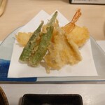 Tempura Izakaya Kinobi - おくら、キス、海老、山芋