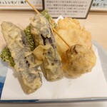 Tempura Izakaya Kinobi - 茄子、ちくわ、きのこチーズ、とり天