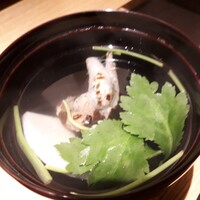 わたべ - ⚫肝吸い　肝はぷりっと大ぶり　肝は炙りを入れる