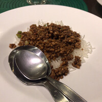 雅苑酒家 本店 - 牛肉のレタス巻き