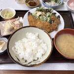 ゆたか食堂 - ヒレカツ定食を半ライスにしてもらう。500円！