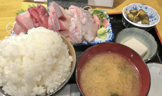 魚の美味さ凝縮の鮪の尾 うま刺身てんこ盛り By 食べ過ぎベルちゃん 魚菜はざま 勝どき 居酒屋 食べログ 魚の美味さ凝縮の鮪の尾 うま刺身てんこ盛り By 食べ過ぎベルちゃん 魚菜はざま 勝どき 居酒屋 食べログ