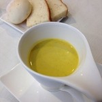 Brasserie anakale - カボチャの冷製ポタージュ/自家製パン