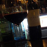 ホワイトラベル - グラスワインの赤