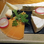 ぶらい庵 - チーズ盛り合わせ