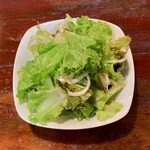 やきとり 新 - 野菜サラダ ¥450