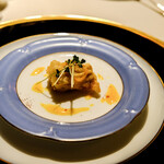 アピシウス - アミューズ：ヒラメのフリット