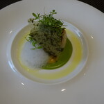 レストラン ラ・フロレゾン・ドゥ・タケウチ - ～LA SAWARA～軽くスモークの香りをつけた鰆のア・ラ・プランチャ エストラゴンの香るブロッコリーとレモンのクーリ