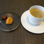 レストラン ラ・フロレゾン・ドゥ・タケウチ - ～LE CAFÉ ET SES PRTITS FOURS～珈琲、小菓子と共に