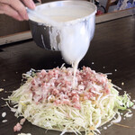 Okonomiyaki Sintyou - 生地をかけて〜の