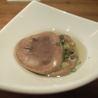 焼肉うしごろ 西麻布本店 - 初回のみ牛タン煮込み