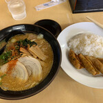 Misozen - ごま味噌ラーメン　鶏皮餃子定食