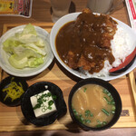 三代目 鳥メロ - ランチ  800円   中辛カレーライス (8/29)