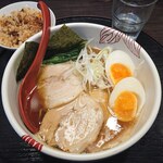 Mendokoroasuka - 特製らーめん＋だし炊きご飯