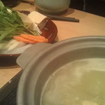 博多華味鳥 - 鍋ダシと野菜