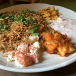 スプーンソング - チキンビリヤニプレートの副菜