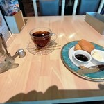 トゥーマイ - スコーン ダージリンセット  ５５０円(税別)