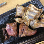 焼き鳥野島 - レバー　もつ