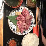 炭火焼肉のバクロ - 極上ハラミ定食2000円