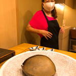 鮨 やすみつ - この時期のスペシャリテ　蒸し鮑