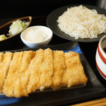 だしバール そるくら - だしカツ冷や麦