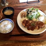 ダイニングバー ゲッコウ - とんかつ　８００円