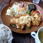 玉子たっぷりタルタルソースのチキン南蛮定食