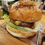 クラフターズキャンプ - BBQチーズバーガー