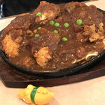 Moa - カツカレースパゲッティ　880円(税込)