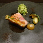 レストラン ラ・フロレゾン・ドゥ・タケウチ - ～LA PORC～鹿児島県産黒豚の低温ロースト トリュフの香るアンブーレを添えて 香り高いジュのソースで