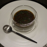 レストラン ラ・フロレゾン・ドゥ・タケウチ - ～L'AMUSE・BOUCHE～スペイン産フォアグラのムース 黒トリュフとシャンピニオンのソース