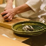 沼田 - 16. 徳島 雄貝（黒）鮑仕込み中