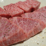 炭火焼肉たけさん亭 - 分厚い