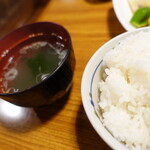 炭火焼肉たけさん亭 - ご飯とお吸い物