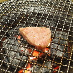 炭火焼肉たけさん亭 - 炭とガスの併用